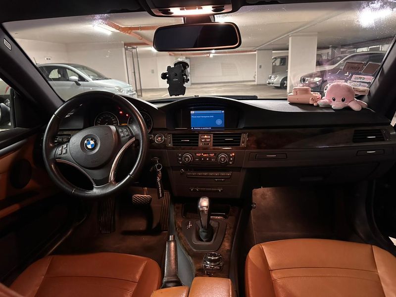 BMW 3 Series • 2009 • 250,000 km 2