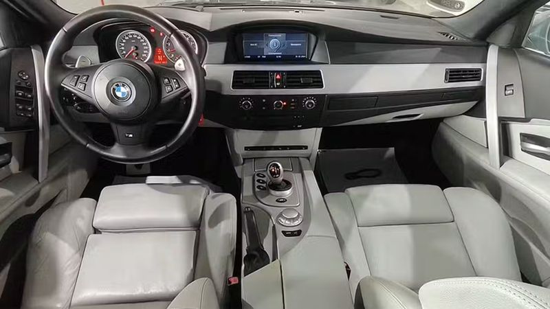 BMW M5 • 2005 • 128,123 km 6