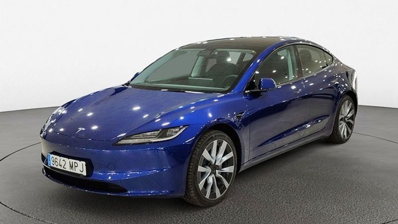 Tesla Model 3 • 2024 • 2,490 km 1