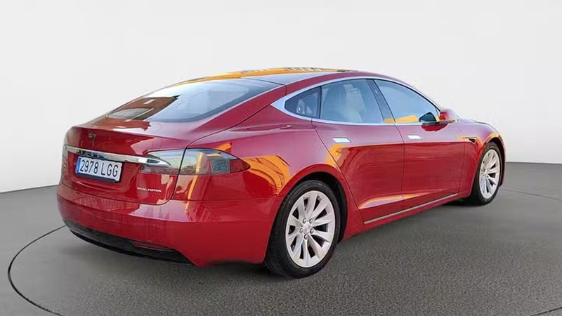 Tesla Model S • 2020 • 97,500 km 4