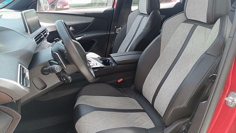 Peugeot 3008 • 2020 • 31,126 km 7