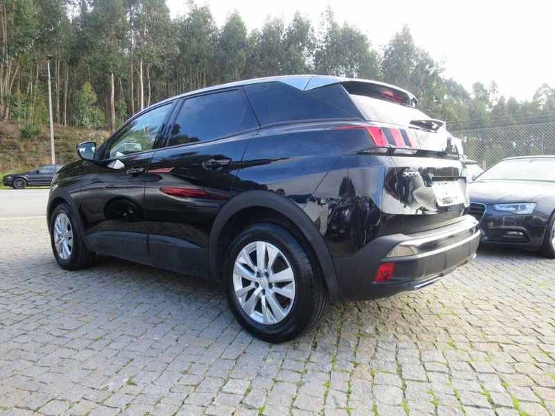 Peugeot 3008 • 2019 • 84,000 km 2