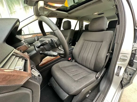 Mercedes-Benz E • 2012 • 155,000 km 3