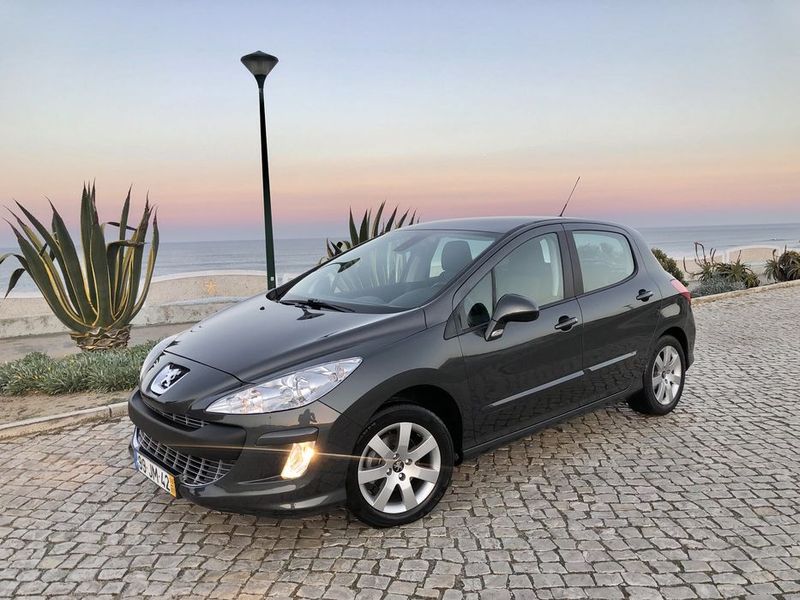 Peugeot 308 • 2010 • 183,000 km 5