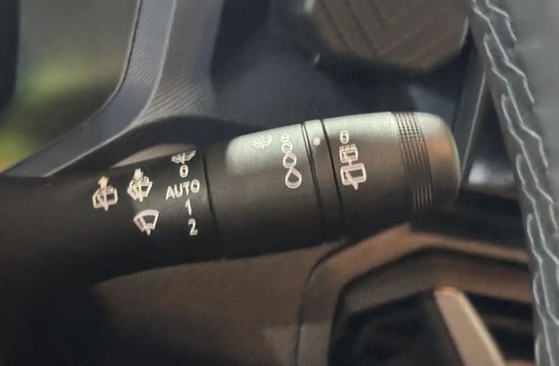 Dacia Duster • 2025 • 4,598 km 16