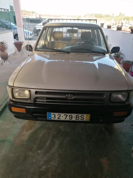 Toyota Hilux • 1993 • 160,000 km 1