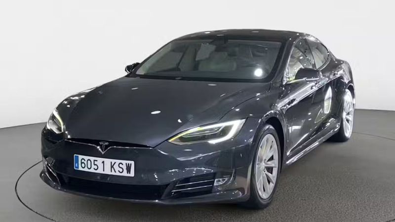 Tesla Model S • 2019 • 37,500 km 8