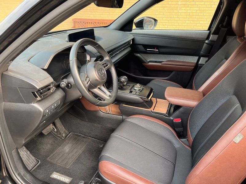 Mazda MX-3 • 2020 • 17,000 km 4