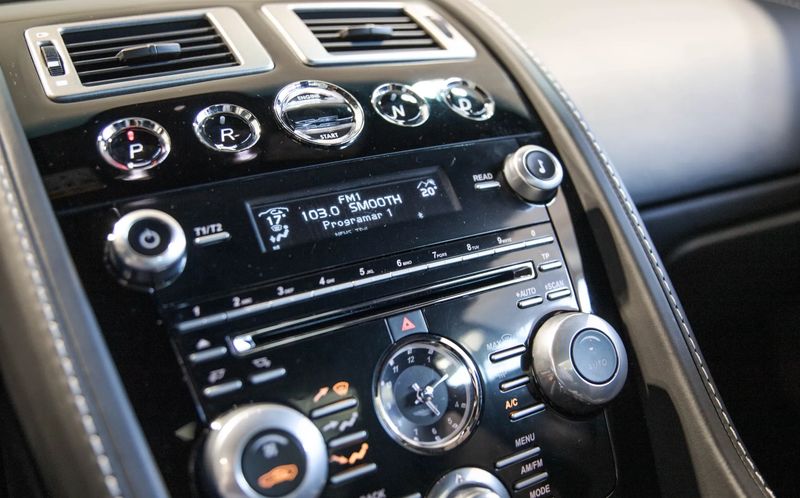 Aston Martin DBS • 2013 • 13,000 km 8