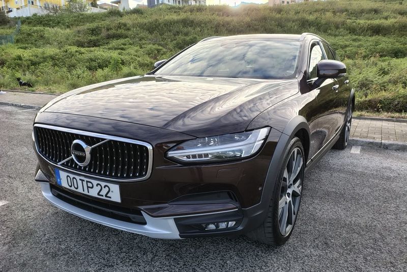 Volvo V90 Cross Country • 2017 • 105,000 km 1