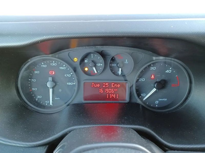 Geo Metro • 2019 • 161,900 km 2