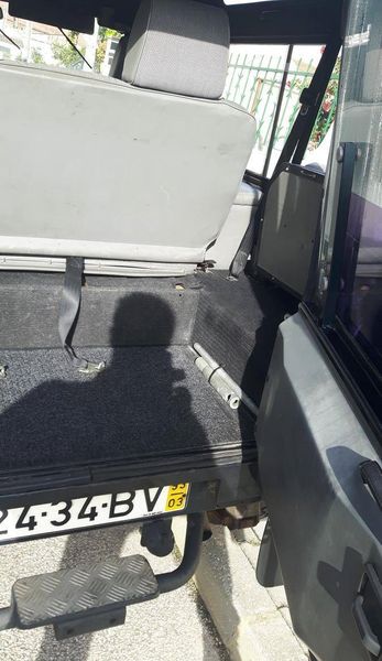 Land Rover Defender • 1993 • 200,000 km 10