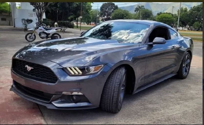 Ford Mustang • 2015 • 93,000 km 1