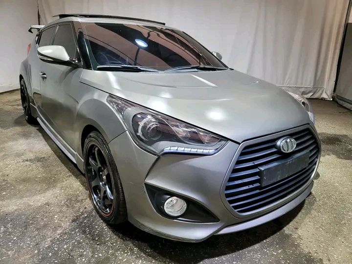 Hyundai Veloster • 2018 • 28 km 1