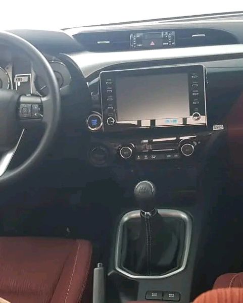 Toyota Hilux • 2020 • 20,000 km 2