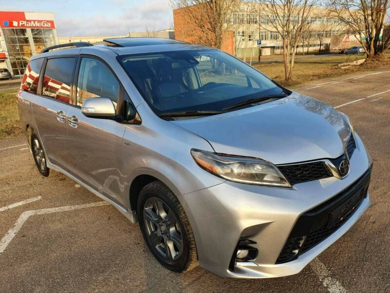 Toyota Sienna • 2019 • 109,500 km 1