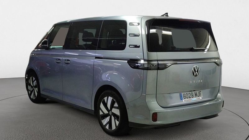Volkswagen Multivan • 2023 • 21,518 km 2