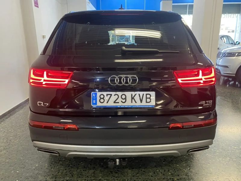 Audi Q7 • 2019 • 118,000 km 4