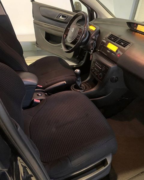 Citroën C4 • 2006 • 250,000 km 5