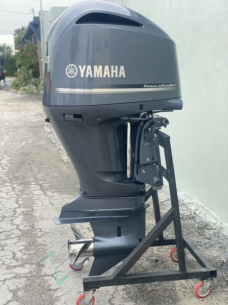 2018 Yamaha 300HP Outboard Boat Engine 2