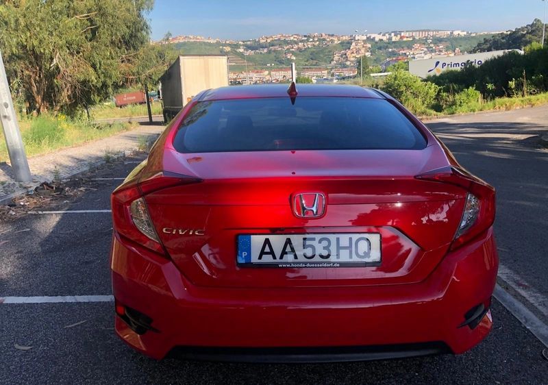 Honda Civic • 2019 • 48,000 km 5