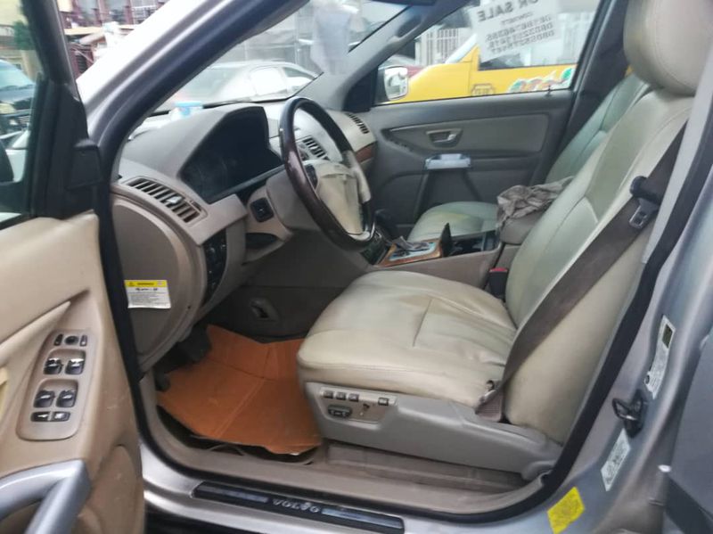 Volvo XC90 • 2005 • 133,059 km 3