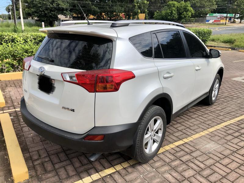 Toyota RAV4 • 2015 • 70,000 km 1
