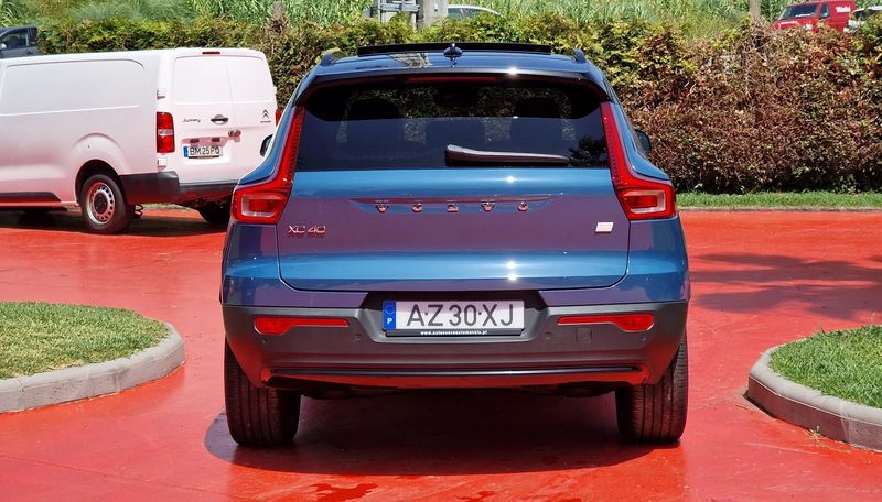 Volvo XC40 • 2023 • 39,700 km 4