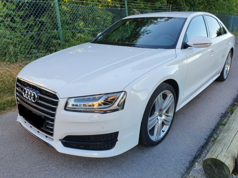 Audi A8 • 2015 • 108,000 km 1