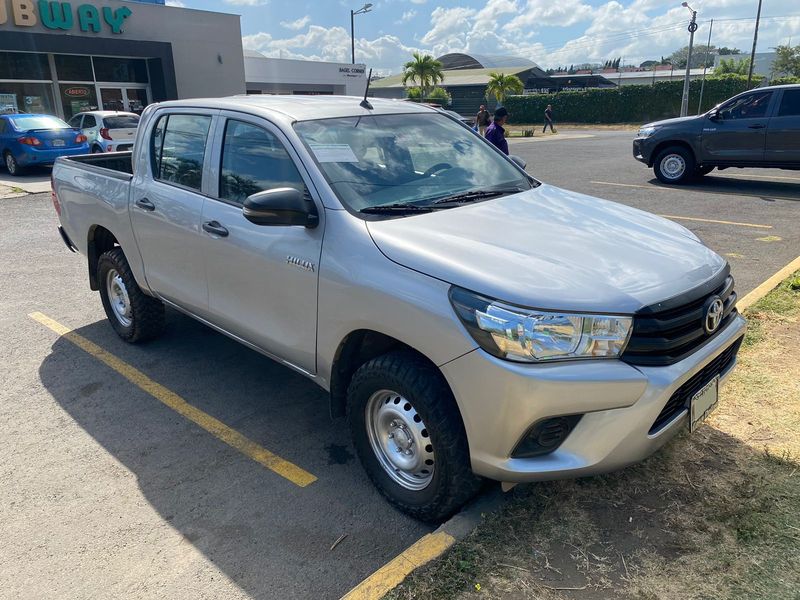 Toyota Hilux • 2022 • 88,235 km 6
