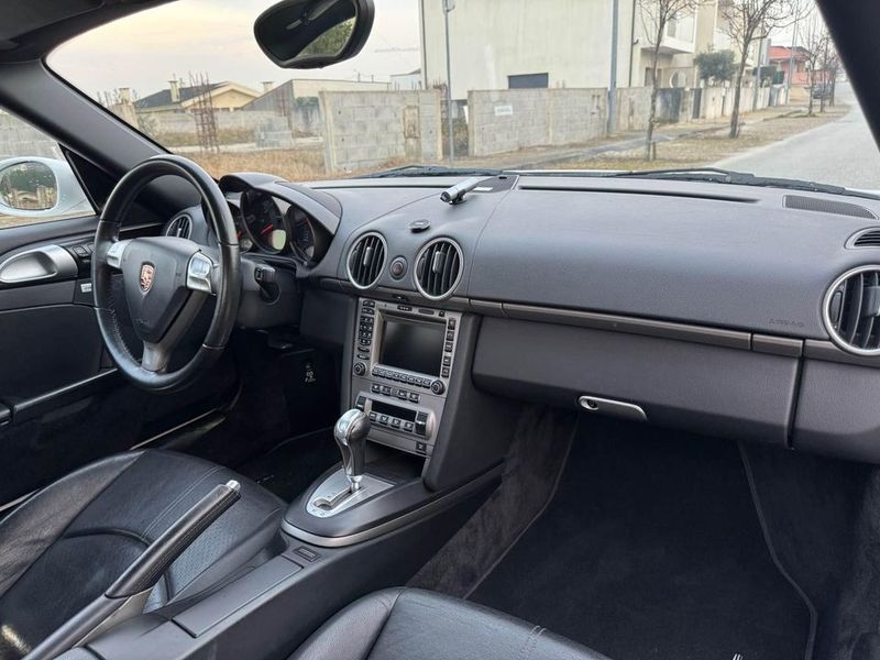 Porsche Cayman • 2019 • 115,000 km 2