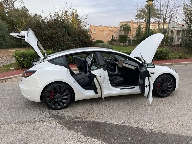 Tesla Model 3 • 2021 • 116,790 km 5