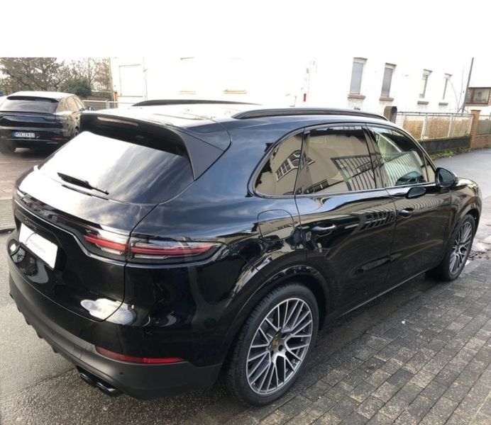 Porsche Cayenne • 2022 • 1,500 km 3