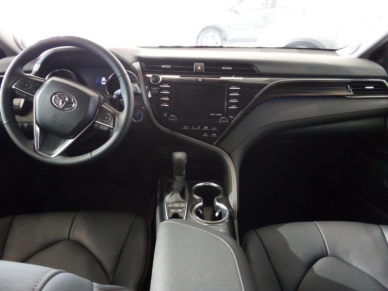 Toyota Camry Hybrid • 2020 • 24 km 1