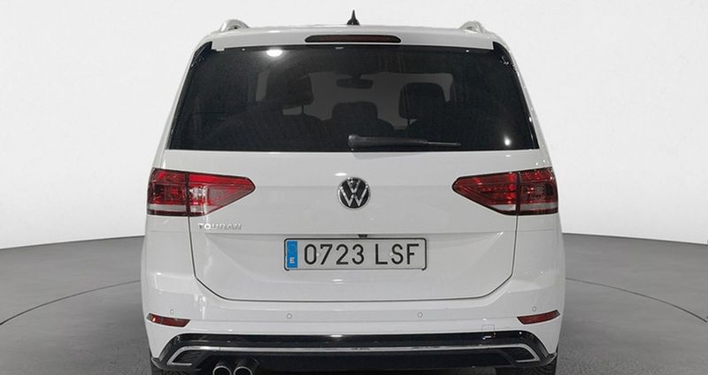 Volkswagen Touran • 2021 • 52,948 km 2