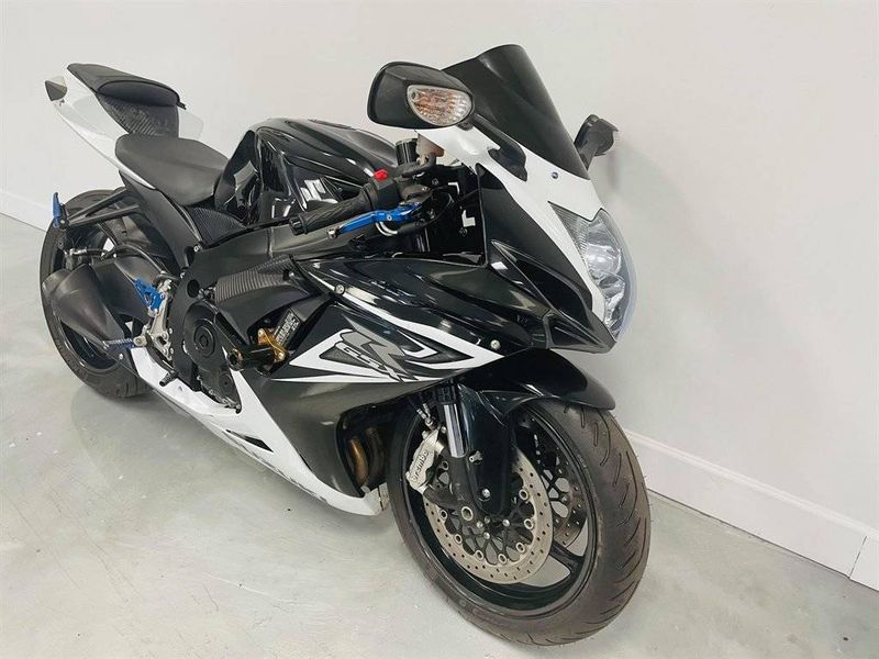 Suzuki gsx-r600z • 2014 • 2,100 km 2