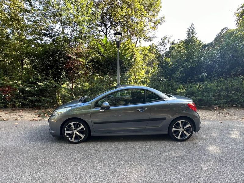 Peugeot 207 CC • 2007 • 141,000 km 4