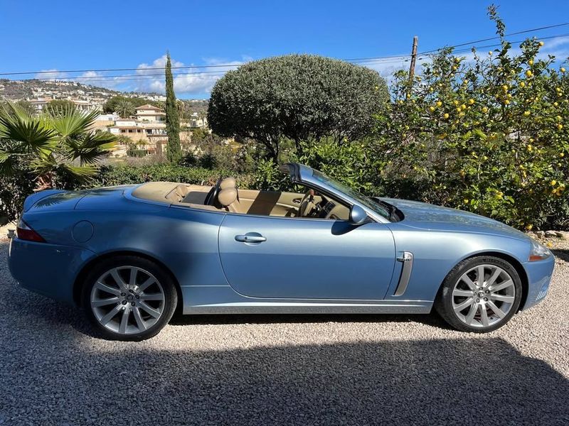 Jaguar XKR • 2007 • 124,000 km 9