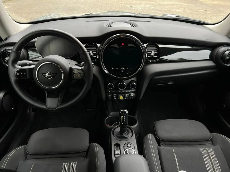 MINI Cooper • 2022 • 18,000 km 10