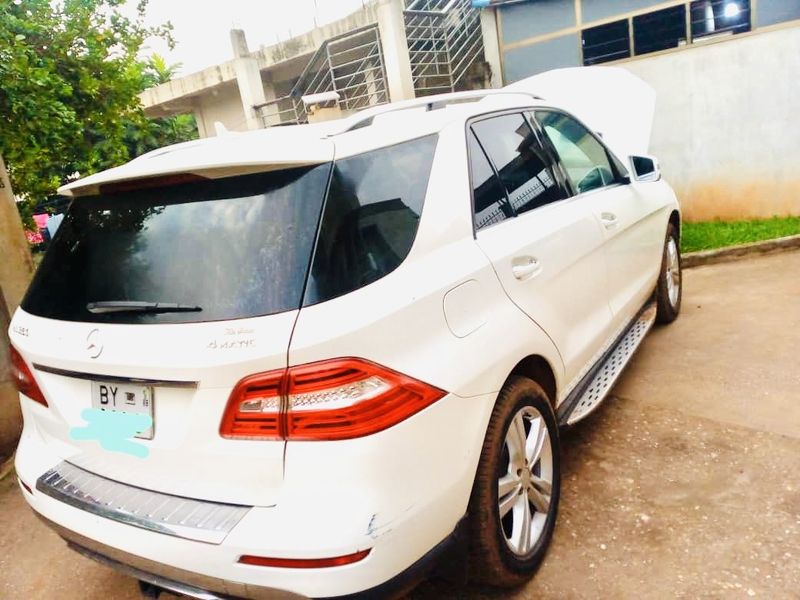 Mercedes-Benz ML350 • 2013 • 82,928 km 3