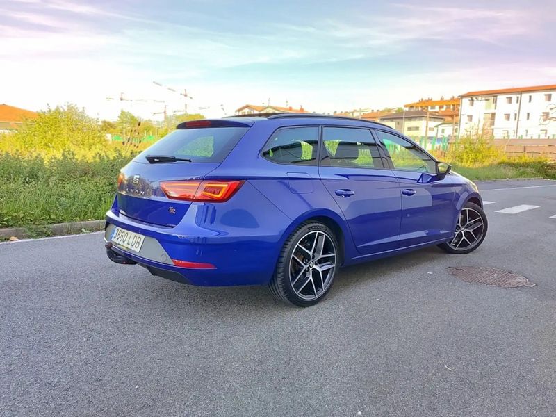 Seat Leon • 2020 • 104,000 km 3