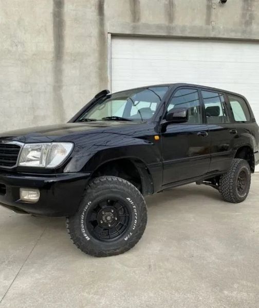 Toyota Land Cruiser • 1998 • 330,000 km 3