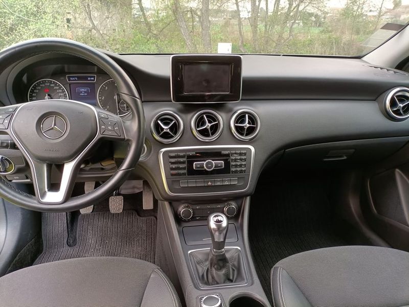 Mercedes-Benz A • 2014 • 89,000 km 4