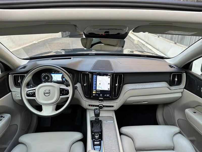 Volvo XC60 • 2019 • 71,800 km 2
