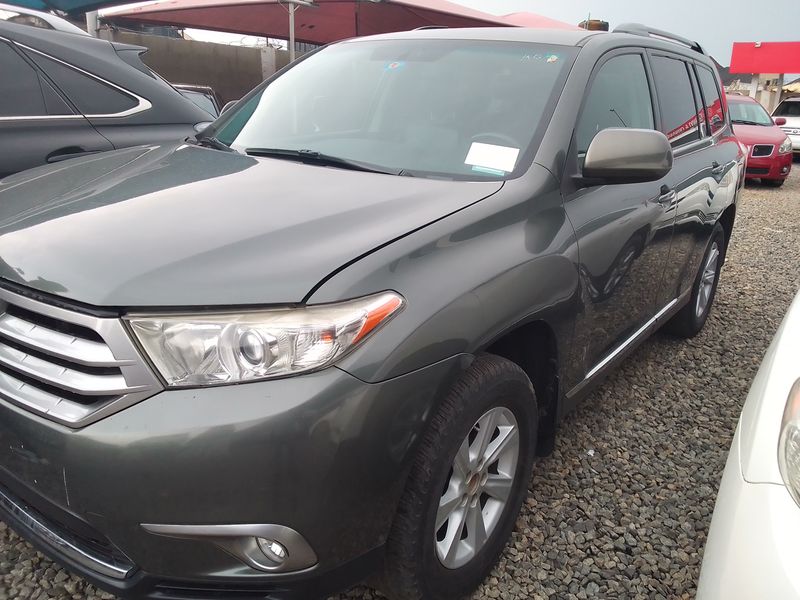 Toyota Highlander • 2013 • 107,000 km 2