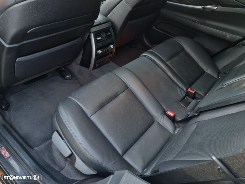 BMW 520D • 2011 • 201,000 km 5