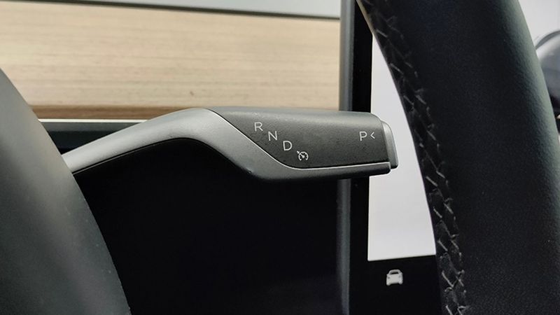 Tesla Model 3 • 2023 • 26,548 km 6