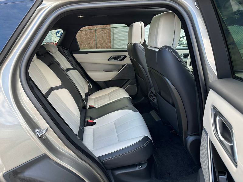 Land Rover Range Rover Velar • 2018 • 168,000 km 12