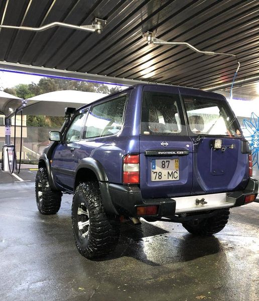 Nissan Patrol • 1998 • 249,999 km 2