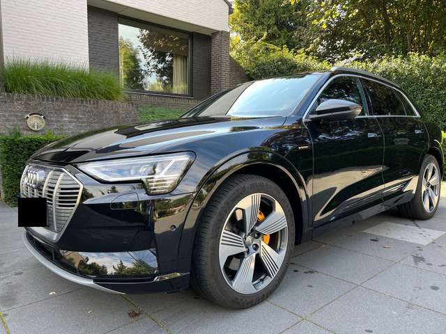 Audi e-tron • 2019 • 33,100 km 4